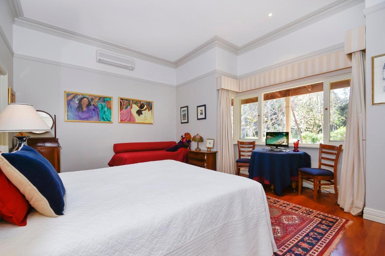 Ford House Bed & Breakfast بريدج تاون المظهر الخارجي الصورة